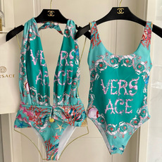范思哲新款连体泳衣😍🥰适合多种场景的游泳衣🏊♀️海边 游泳池 温泉 水上乐园 漂流都可以😌内搭也完全可 范思哲新款连体泳衣😍🥰适合多种场景的游泳衣🏊♀️海边 游泳池 温泉 水上乐园 漂流都可以😌内搭也完全可