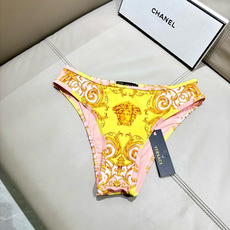 范思哲新款比基尼泳衣适合多种场景的游泳衣🏊♀️海边 游泳池 温泉 水上乐园 漂流都可以😌内搭也完全可以 范思哲新款比基尼泳衣适合多种场景的游泳衣🏊♀️海边 游泳池 温泉 水上乐园 漂流都可以😌内搭也完全可以