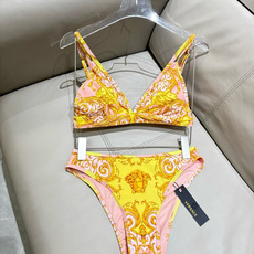 范思哲新款比基尼泳衣适合多种场景的游泳衣🏊♀️海边 游泳池 温泉 水上乐园 漂流都可以😌内搭也完全可以 范思哲新款比基尼泳衣适合多种场景的游泳衣🏊♀️海边 游泳池 温泉 水上乐园 漂流都可以😌内搭也完全可以