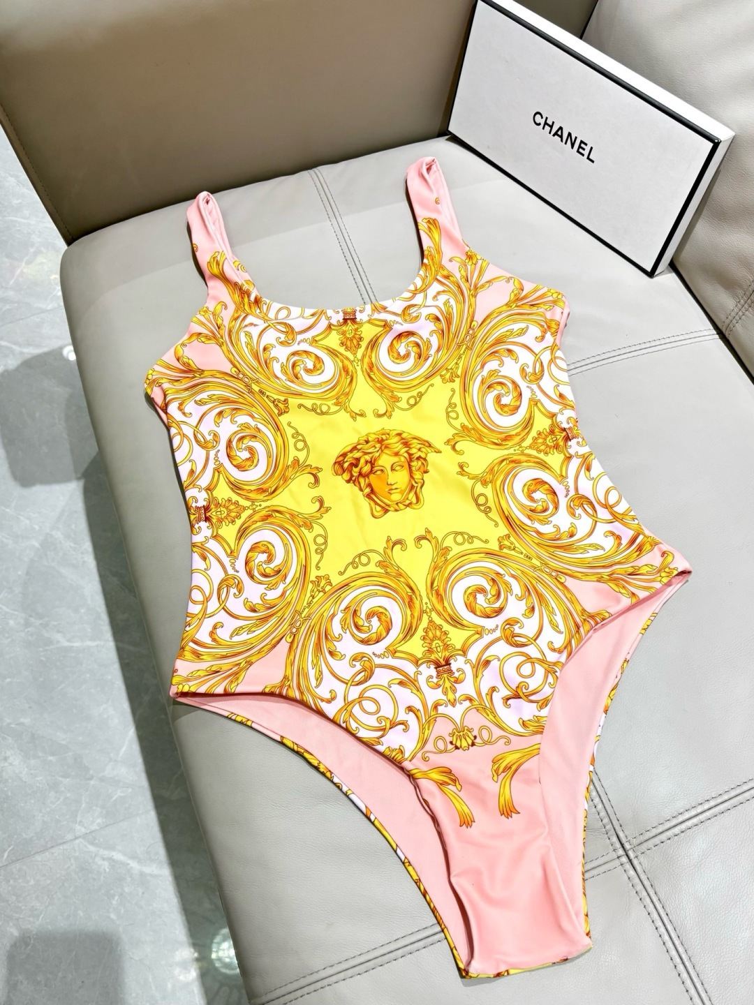 范思哲新款比基尼泳衣适合多种场景的游泳衣🏊‍♀️海边 游泳池 温泉 水上乐园 漂流都可以😌内搭也完全可以