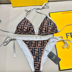芬迪比基尼😍🥰适合多种场景的游泳衣🏊♀️海边 游泳池 温泉 水上乐园 漂流都可以😌内搭也完全可以 连体 芬迪比基尼😍🥰适合多种场景的游泳衣🏊♀️海边 游泳池 温泉 水上乐园 漂流都可以😌内搭也完全可以 连体
