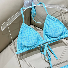 芬迪比基尼😍🥰适合多种场景的游泳衣🏊♀️海边 游泳池 温泉 水上乐园 漂流都可以😌内搭也完全可以 连体 芬迪比基尼😍🥰适合多种场景的游泳衣🏊♀️海边 游泳池 温泉 水上乐园 漂流都可以😌内搭也完全可以 连体