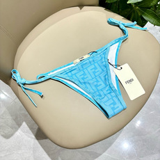 芬迪比基尼😍🥰适合多种场景的游泳衣🏊♀️海边 游泳池 温泉 水上乐园 漂流都可以😌内搭也完全可以 连体 芬迪比基尼😍🥰适合多种场景的游泳衣🏊♀️海边 游泳池 温泉 水上乐园 漂流都可以😌内搭也完全可以 连体