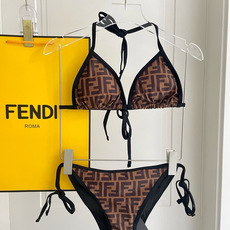 芬迪比基尼😍🥰适合多种场景的游泳衣🏊♀️海边 游泳池 温泉 水上乐园 漂流都可以😌内搭也完全可以 连体 芬迪比基尼😍🥰适合多种场景的游泳衣🏊♀️海边 游泳池 温泉 水上乐园 漂流都可以😌内搭也完全可以 连体