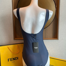 Fendi 芬迪连体😍🥰适合多种场景的游泳衣🏊♀️海边 游泳池 温泉 水上乐园 漂流都可以😌内搭也完全 Fendi 芬迪连体😍🥰适合多种场景的游泳衣🏊♀️海边 游泳池 温泉 水上乐园 漂流都可以😌内搭也完全