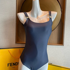 Fendi 芬迪连体😍🥰适合多种场景的游泳衣🏊♀️海边 游泳池 温泉 水上乐园 漂流都可以😌内搭也完全 Fendi 芬迪连体😍🥰适合多种场景的游泳衣🏊♀️海边 游泳池 温泉 水上乐园 漂流都可以😌内搭也完全