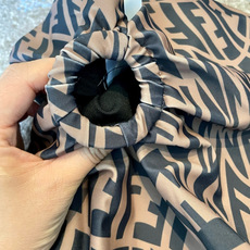 Fendi 芬迪连体😍🥰适合多种场景的游泳衣🏊♀️海边 游泳池 温泉 水上乐园 漂流都可以😌内搭也完全 Fendi 芬迪连体😍🥰适合多种场景的游泳衣🏊♀️海边 游泳池 温泉 水上乐园 漂流都可以😌内搭也完全