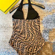 Fendi 芬迪连体😍🥰适合多种场景的游泳衣🏊♀️海边 游泳池 温泉 水上乐园 漂流都可以😌内搭也完全 Fendi 芬迪连体😍🥰适合多种场景的游泳衣🏊♀️海边 游泳池 温泉 水上乐园 漂流都可以😌内搭也完全