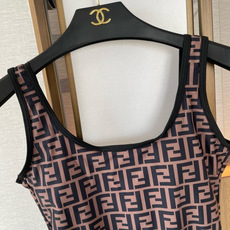 Fendi 芬迪连体😍🥰适合多种场景的游泳衣🏊♀️海边 游泳池 温泉 水上乐园 漂流都可以😌内搭也完全 Fendi 芬迪连体😍🥰适合多种场景的游泳衣🏊♀️海边 游泳池 温泉 水上乐园 漂流都可以😌内搭也完全