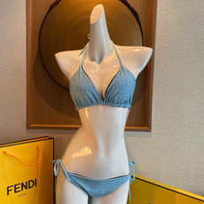 芬迪比基尼😍🥰适合多种场景的游泳衣🏊♀️海边 游泳池 温泉 水上乐园 漂流都可以😌内搭也完全可以 连体 芬迪比基尼😍🥰适合多种场景的游泳衣🏊♀️海边 游泳池 温泉 水上乐园 漂流都可以😌内搭也完全可以 连体