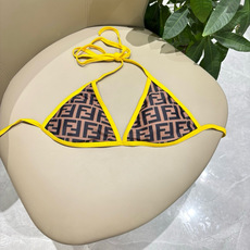 芬迪比基尼😍🥰适合多种场景的游泳衣🏊♀️海边 游泳池 温泉 水上乐园 漂流都可以😌内搭也完全可以 连体 芬迪比基尼😍🥰适合多种场景的游泳衣🏊♀️海边 游泳池 温泉 水上乐园 漂流都可以😌内搭也完全可以 连体