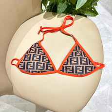 芬迪比基尼😍🥰适合多种场景的游泳衣🏊♀️海边 游泳池 温泉 水上乐园 漂流都可以😌内搭也完全可以 连体 芬迪比基尼😍🥰适合多种场景的游泳衣🏊♀️海边 游泳池 温泉 水上乐园 漂流都可以😌内搭也完全可以 连体