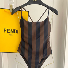 Fendi 芬迪连体😍🥰适合多种场景的游泳衣🏊♀️海边 游泳池 温泉 水上乐园 漂流都可以😌内搭也完全 Fendi 芬迪连体😍🥰适合多种场景的游泳衣🏊♀️海边 游泳池 温泉 水上乐园 漂流都可以😌内搭也完全
