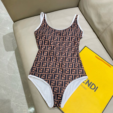 Fendi 芬迪连体😍🥰适合多种场景的游泳衣🏊♀️海边 游泳池 温泉 水上乐园 漂流都可以😌内搭也完全 Fendi 芬迪连体😍🥰适合多种场景的游泳衣🏊♀️海边 游泳池 温泉 水上乐园 漂流都可以😌内搭也完全