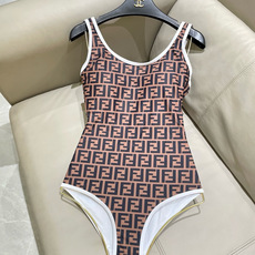 Fendi 芬迪连体😍🥰适合多种场景的游泳衣🏊♀️海边 游泳池 温泉 水上乐园 漂流都可以😌内搭也完全 Fendi 芬迪连体😍🥰适合多种场景的游泳衣🏊♀️海边 游泳池 温泉 水上乐园 漂流都可以😌内搭也完全
