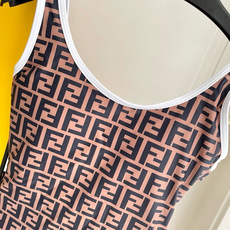 Fendi 芬迪连体😍🥰适合多种场景的游泳衣🏊♀️海边 游泳池 温泉 水上乐园 漂流都可以😌内搭也完全 Fendi 芬迪连体😍🥰适合多种场景的游泳衣🏊♀️海边 游泳池 温泉 水上乐园 漂流都可以😌内搭也完全