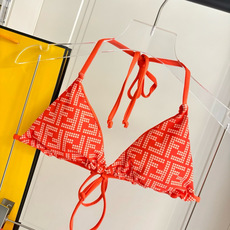 芬迪比基尼😍🥰适合多种场景的游泳衣🏊♀️海边 游泳池 温泉 水上乐园 漂流都可以😌内搭也完全可以 连体 芬迪比基尼😍🥰适合多种场景的游泳衣🏊♀️海边 游泳池 温泉 水上乐园 漂流都可以😌内搭也完全可以 连体
