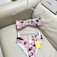 Pucci新款泳装 抹胸比基尼➕纱巾 😍🥰适合多种场景的游泳衣🏊♀️海边 游泳池 温泉 水上乐园 漂流 Pucci新款泳装 抹胸比基尼➕纱巾 😍🥰适合多种场景的游泳衣🏊♀️海边 游泳池 温泉 水上乐园 漂流