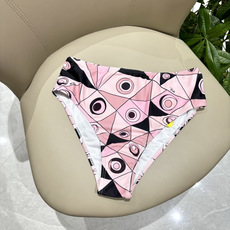 Pucci新款泳装 抹胸比基尼➕纱巾 😍🥰适合多种场景的游泳衣🏊♀️海边 游泳池 温泉 水上乐园 漂流 Pucci新款泳装 抹胸比基尼➕纱巾 😍🥰适合多种场景的游泳衣🏊♀️海边 游泳池 温泉 水上乐园 漂流