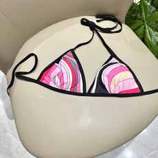 Pucci新款泳装 比基尼➕纱巾 😍🥰适合多种场景的游泳衣🏊♀️海边 游泳池 温泉 水上乐园 漂流都可 Pucci新款泳装 比基尼➕纱巾 😍🥰适合多种场景的游泳衣🏊♀️海边 游泳池 温泉 水上乐园 漂流都可