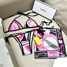 Pucci新款泳装 比基尼➕纱巾 😍🥰适合多种场景的游泳衣🏊♀️海边 游泳池 温泉 水上乐园 漂流都可 Pucci新款泳装 比基尼➕纱巾 😍🥰适合多种场景的游泳衣🏊♀️海边 游泳池 温泉 水上乐园 漂流都可