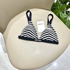 miumiu新款比基尼泳衣👙❤️😍🥰适合多种场景的游泳衣🏊♀️海边 游泳池 温泉 水上乐园 漂流都可以 miumiu新款比基尼泳衣👙❤️😍🥰适合多种场景的游泳衣🏊♀️海边 游泳池 温泉 水上乐园 漂流都可以