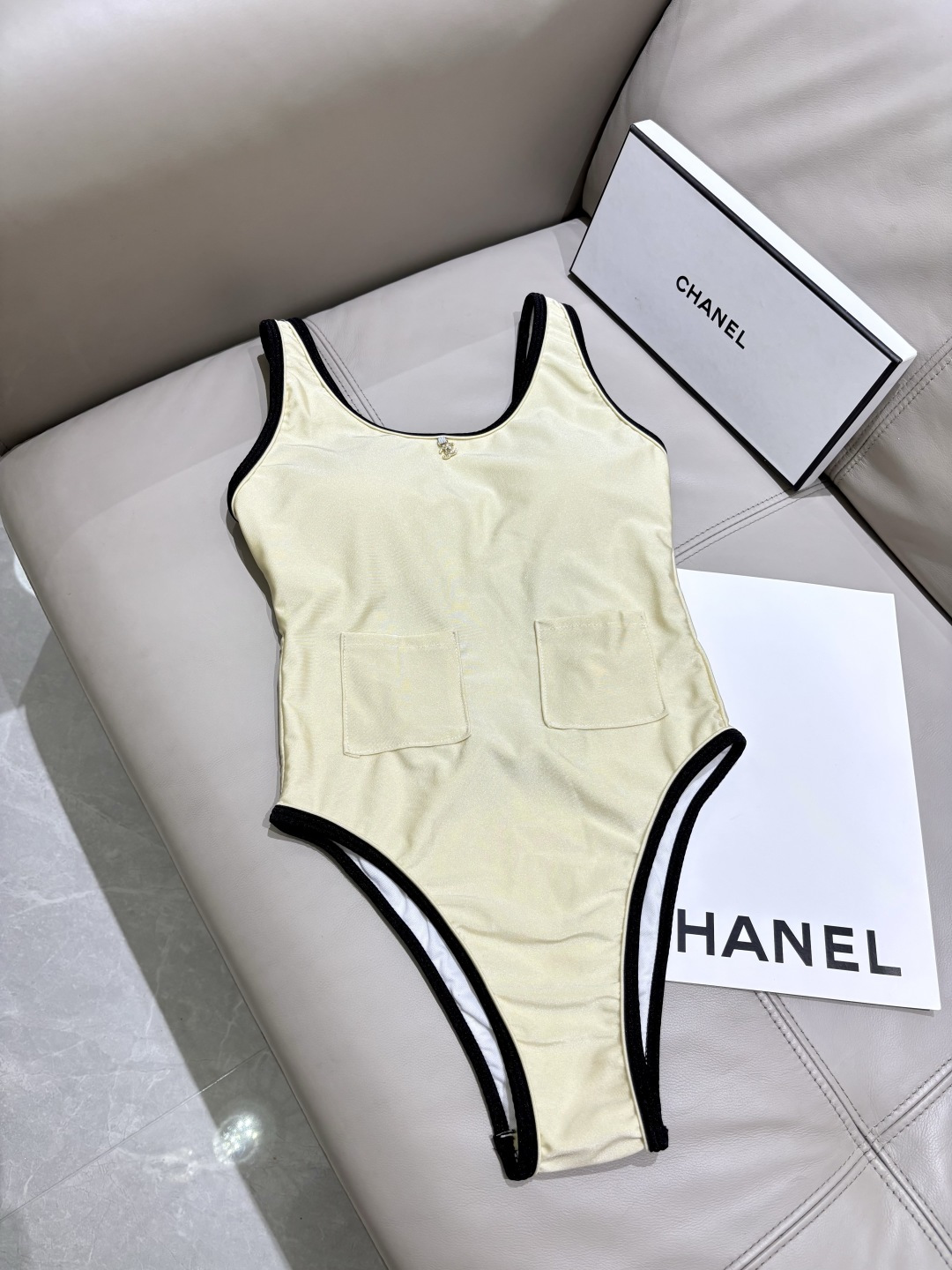 Chanel新款连体泳衣👙❤️😍🥰适合多种场景的游泳衣🏊♀️海边 游泳池 温泉 水上乐园 漂流都可以😌 Chanel新款连体泳衣👙❤️😍🥰适合多种场景的游泳衣🏊♀️海边 游泳池 温泉 水上乐园 漂流都可以😌