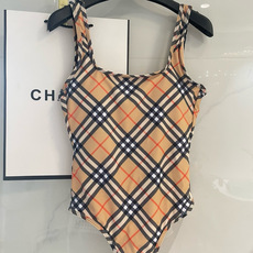 巴宝莉新款连体泳衣👙❤️😍🥰适合多种场景的游泳衣🏊♀️海边 游泳池 温泉 水上乐园 漂流都可以😌内搭外 巴宝莉新款连体泳衣👙❤️😍🥰适合多种场景的游泳衣🏊♀️海边 游泳池 温泉 水上乐园 漂流都可以😌内搭外