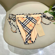 巴宝莉新款比基尼泳衣 😍🥰适合多种场景的游泳衣🏊♀️海边 游泳池 温泉 水上乐园 漂流都可以😌内搭也 巴宝莉新款比基尼泳衣 😍🥰适合多种场景的游泳衣🏊♀️海边 游泳池 温泉 水上乐园 漂流都可以😌内搭也
