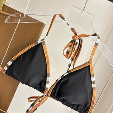 巴宝莉新款比基尼泳衣👙❤️😍🥰适合多种场景的游泳衣🏊♀️海边 游泳池 温泉 水上乐园 漂流都可以😌内搭 巴宝莉新款比基尼泳衣👙❤️😍🥰适合多种场景的游泳衣🏊♀️海边 游泳池 温泉 水上乐园 漂流都可以😌内搭
