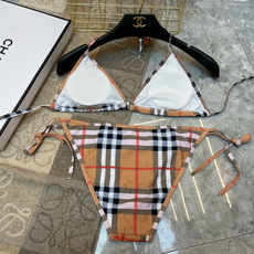 巴宝莉新款比基尼泳衣👙❤️😍🥰适合多种场景的游泳衣🏊♀️海边 游泳池 温泉 水上乐园 漂流都可以😌内搭 巴宝莉新款比基尼泳衣👙❤️😍🥰适合多种场景的游泳衣🏊♀️海边 游泳池 温泉 水上乐园 漂流都可以😌内搭