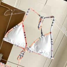 巴宝莉新款比基尼泳衣👙❤️😍🥰适合多种场景的游泳衣🏊♀️海边 游泳池 温泉 水上乐园 漂流都可以😌内搭 巴宝莉新款比基尼泳衣👙❤️😍🥰适合多种场景的游泳衣🏊♀️海边 游泳池 温泉 水上乐园 漂流都可以😌内搭