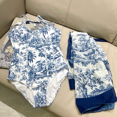 迪奥新款泳衣2件套 😍🥰适合多种场景的游泳衣🏊♀️海边 游泳池 温泉 水上乐园 漂流都可以😌内搭也完全 迪奥新款泳衣2件套 😍🥰适合多种场景的游泳衣🏊♀️海边 游泳池 温泉 水上乐园 漂流都可以😌内搭也完全