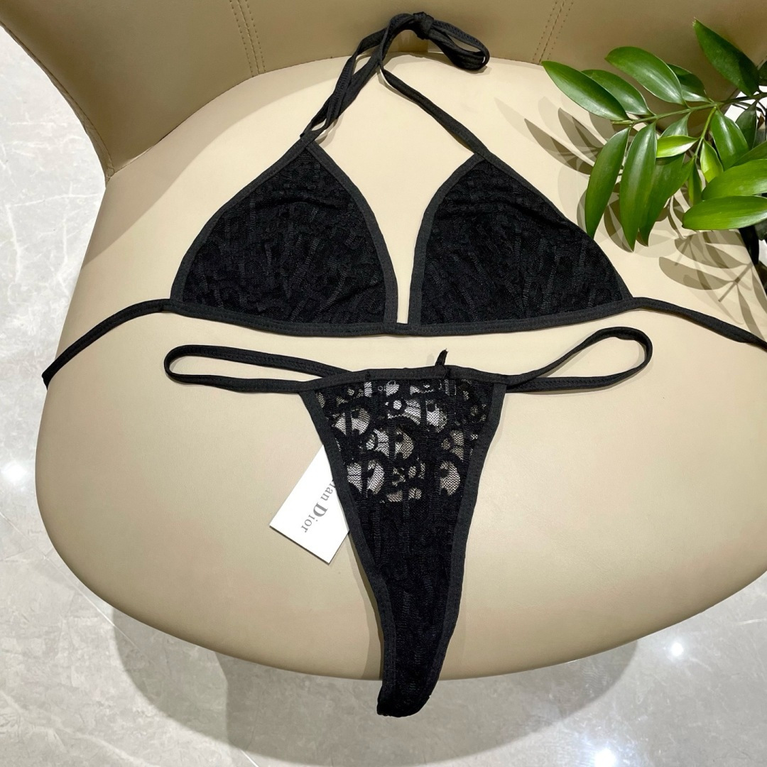 Dior分体比基尼👙丁字裤 🛒🆕 🆕🆕夏天🧊快到啦,这件泳衣太绝了,上身超A,又纯又欲🛍非常高级,泳衣外 Dior分体比基尼👙丁字裤 🛒🆕 🆕🆕夏天🧊快到啦,这件泳衣太绝了,上身超A,又纯又欲🛍非常高级,泳衣外