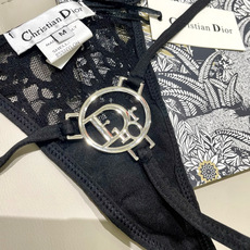 Dior分体比基尼👙丁字裤 🛒🆕 🆕🆕夏天🧊快到啦,这件泳衣太绝了,上身超A,又纯又欲🛍非常高级,泳衣外 Dior分体比基尼👙丁字裤 🛒🆕 🆕🆕夏天🧊快到啦,这件泳衣太绝了,上身超A,又纯又欲🛍非常高级,泳衣外