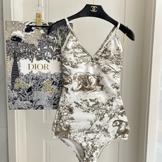 迪奥新款2件套 😍🥰适合多种场景的游泳衣🏊♀️海边 游泳池 温泉 水上乐园 漂流都可以😌内搭也完全可以 迪奥新款2件套 😍🥰适合多种场景的游泳衣🏊♀️海边 游泳池 温泉 水上乐园 漂流都可以😌内搭也完全可以