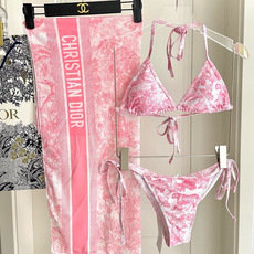 迪奥新款三件套 动物印花专柜新款(带胸垫)😍🥰适合多种场景的游泳衣🏊♀️海边 游泳池 温泉 水上乐园 迪奥新款三件套 动物印花专柜新款(带胸垫)😍🥰适合多种场景的游泳衣🏊♀️海边 游泳池 温泉 水上乐园