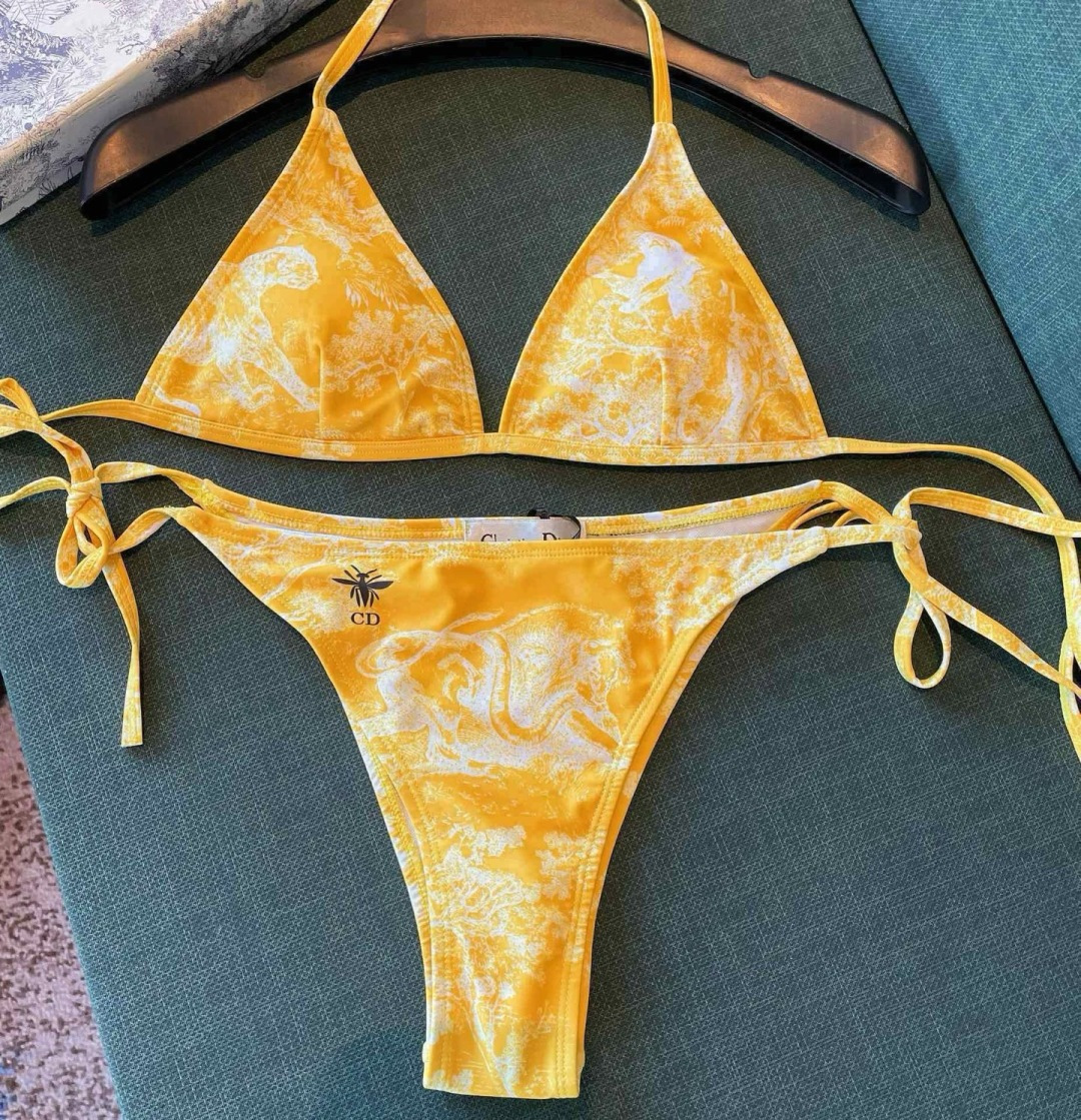 Dior迪奥新款分体式泳衣👙❤️😍🥰适合多种场景的游泳衣🏊♀️海边 游泳池 温泉 水上乐园 漂流都可以 Dior迪奥新款分体式泳衣👙❤️😍🥰适合多种场景的游泳衣🏊♀️海边 游泳池 温泉 水上乐园 漂流都可以