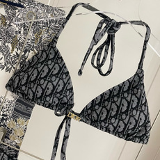 Dior迪奥新款分体式泳衣👙❤️😍🥰适合多种场景的游泳衣🏊♀️海边 游泳池 温泉 水上乐园 漂流都可以 Dior迪奥新款分体式泳衣👙❤️😍🥰适合多种场景的游泳衣🏊♀️海边 游泳池 温泉 水上乐园 漂流都可以