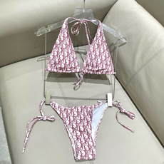 迪奥分体😍🥰适合多种场景的游泳衣🏊♀️海边 游泳池 温泉 水上乐园 漂流都可以😌内搭也完全可以 连体设 迪奥分体😍🥰适合多种场景的游泳衣🏊♀️海边 游泳池 温泉 水上乐园 漂流都可以😌内搭也完全可以 连体设