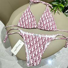 迪奥分体😍🥰适合多种场景的游泳衣🏊♀️海边 游泳池 温泉 水上乐园 漂流都可以😌内搭也完全可以 连体设 迪奥分体😍🥰适合多种场景的游泳衣🏊♀️海边 游泳池 温泉 水上乐园 漂流都可以😌内搭也完全可以 连体设