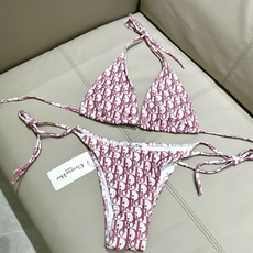 迪奥分体😍🥰适合多种场景的游泳衣🏊♀️海边 游泳池 温泉 水上乐园 漂流都可以😌内搭也完全可以 连体设 迪奥分体😍🥰适合多种场景的游泳衣🏊♀️海边 游泳池 温泉 水上乐园 漂流都可以😌内搭也完全可以 连体设