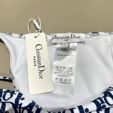 迪奥分体😍🥰适合多种场景的游泳衣🏊♀️海边 游泳池 温泉 水上乐园 漂流都可以😌内搭也完全可以 连体设 迪奥分体😍🥰适合多种场景的游泳衣🏊♀️海边 游泳池 温泉 水上乐园 漂流都可以😌内搭也完全可以 连体设