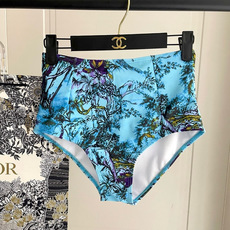 迪奥分体😍🥰适合多种场景的游泳衣🏊♀️海边 游泳池 温泉 水上乐园 漂流都可以😌内搭也完全可以 连体设 迪奥分体😍🥰适合多种场景的游泳衣🏊♀️海边 游泳池 温泉 水上乐园 漂流都可以😌内搭也完全可以 连体设