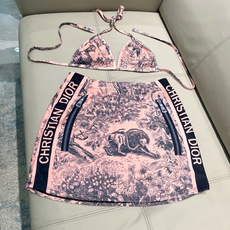 迪奥新款分体泳衣 三件套 时尚潮流款 😍🥰适合多种场景的游泳衣🏊♀️海边 游泳池 温泉 水上乐园 漂 迪奥新款分体泳衣 三件套 时尚潮流款 😍🥰适合多种场景的游泳衣🏊♀️海边 游泳池 温泉 水上乐园 漂