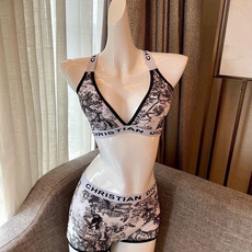 迪奥分体😍🥰适合多种场景的游泳衣🏊♀️海边 游泳池 温泉 水上乐园 漂流都可以😌内搭也完全可以 连体设 迪奥分体😍🥰适合多种场景的游泳衣🏊♀️海边 游泳池 温泉 水上乐园 漂流都可以😌内搭也完全可以 连体设