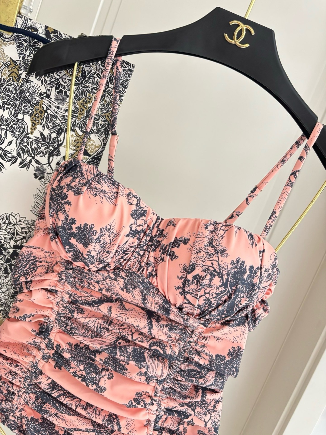 Dior连体👙❤️😍🥰适合多种场景的游泳衣🏊‍♀️海边 游泳池 温泉 水上乐园 漂流都可以😌内搭外穿也完