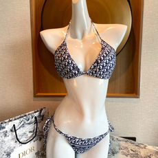 迪奥分体😍🥰适合多种场景的游泳衣🏊♀️海边 游泳池 温泉 水上乐园 漂流都可以😌内搭也完全可以 连体设 迪奥分体😍🥰适合多种场景的游泳衣🏊♀️海边 游泳池 温泉 水上乐园 漂流都可以😌内搭也完全可以 连体设