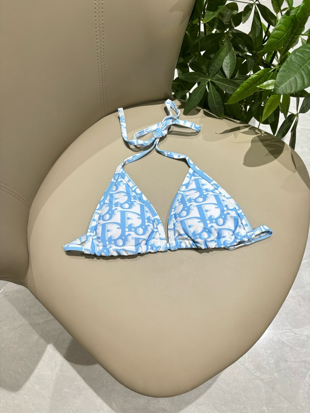 迪奥分体😍🥰适合多种场景的游泳衣🏊♀️海边 游泳池 温泉 水上乐园 漂流都可以😌内搭也完全可以 连体设 迪奥分体😍🥰适合多种场景的游泳衣🏊♀️海边 游泳池 温泉 水上乐园 漂流都可以😌内搭也完全可以 连体设