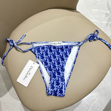 迪奥分体😍🥰适合多种场景的游泳衣🏊♀️海边 游泳池 温泉 水上乐园 漂流都可以😌内搭也完全可以 连体设 迪奥分体😍🥰适合多种场景的游泳衣🏊♀️海边 游泳池 温泉 水上乐园 漂流都可以😌内搭也完全可以 连体设